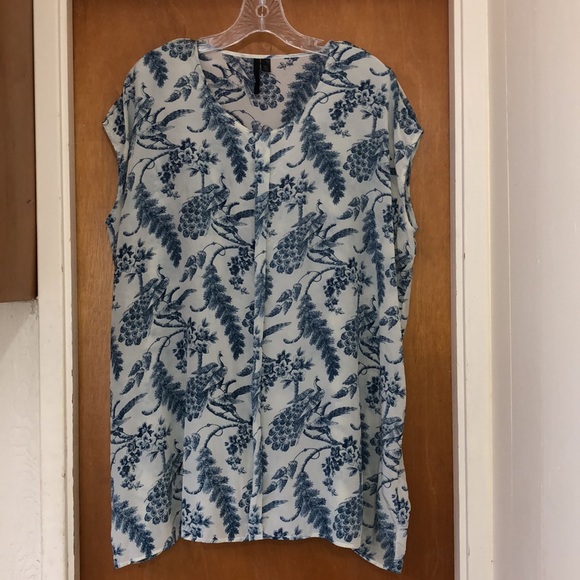 Topshop Tops - Topshop Silk Peacock Print BOHO Lite Blouse Sz 2